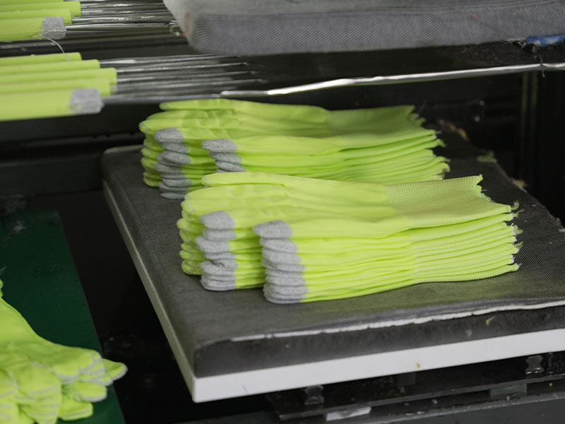 Aling Glove ang Inirerekomenda para sa mga Cosmetologist? Gabay sa Nitrile